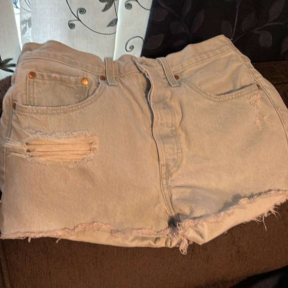 Levi’s 501 Distressed Light Wash Jean Shorts with red tab - Picture 14 of 14